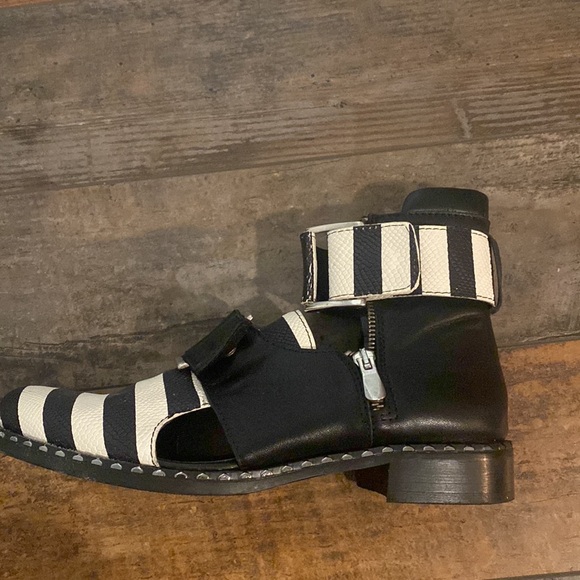 Summer European boots with cut out design - Picture 4 of 8